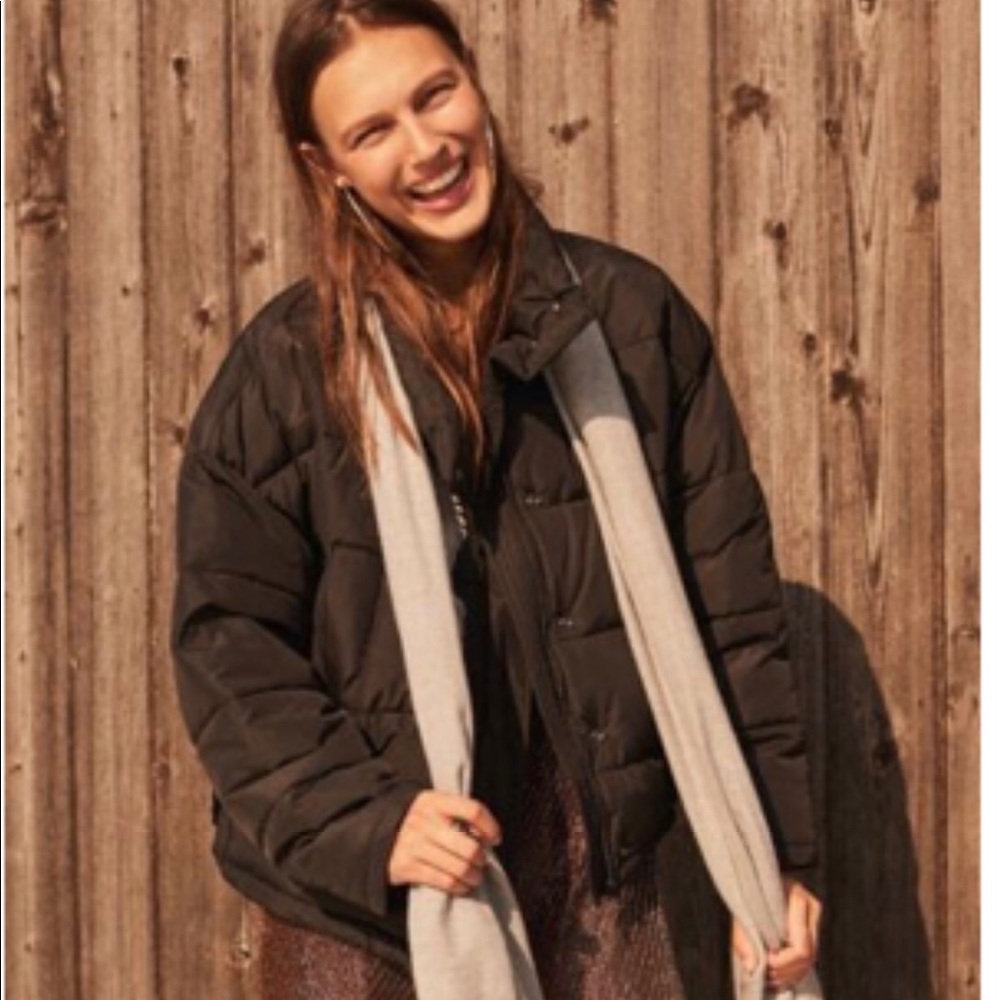 Black oversized puffer jacket